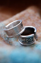 Load image into Gallery viewer, Small Pictish Pennanular Ring