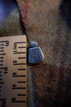 Load image into Gallery viewer, Westray Wifie pendant in silver