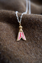 Load image into Gallery viewer, Merovingian bee pendant from the tomb of Childeric I