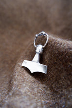 Load image into Gallery viewer, Sejerby Mjolnir/ chunky plain Thors hammer in Sterling silver, Made to order