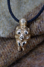 Load image into Gallery viewer, Willendorf Venus pendant