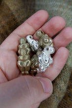 Load image into Gallery viewer, Willendorf Venus pendant