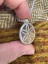 Load image into Gallery viewer, Witch Mark/Daisy Wheel Pendant