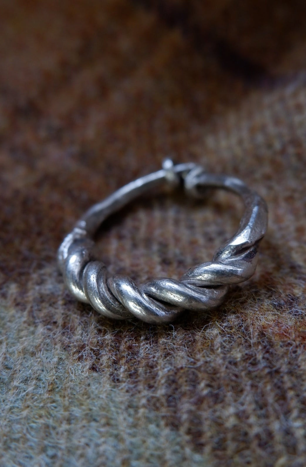 『TW RING SILVER』 Sterling Silver viking Twist Ring - UK Size Z – Caledonian Forge