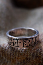 Load image into Gallery viewer, Kingmoor or Greymoorhill Anglo Saxon Runic Ring - UK Size S, T/U