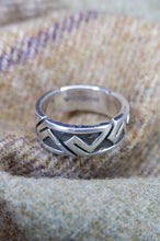 Load image into Gallery viewer, Pictish Key Pattern Ring