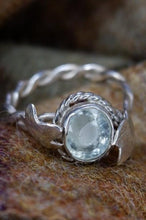 Load image into Gallery viewer, Sterling Silver Ring with Gemstone and Silver Leaves - UK Size T