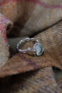 Sterling Silver Ring with Gemstone and Silver Leaves - UK Size T