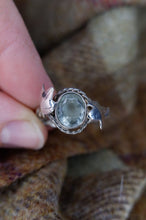 Load image into Gallery viewer, Sterling Silver Ring with Gemstone and Silver Leaves - UK Size T