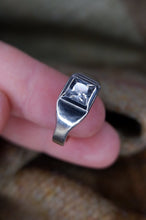 Load image into Gallery viewer, Unusual "Dwarven" ring