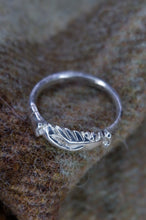 Load image into Gallery viewer, Fede ring in silver - UK size R