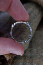 Load image into Gallery viewer, Fede ring in silver - UK size R