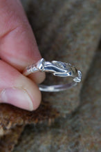 Load image into Gallery viewer, Fede ring in silver - UK size R