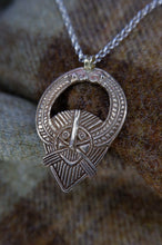 Load image into Gallery viewer, Woden Head Pendant