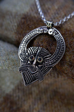 Load image into Gallery viewer, Woden Head Pendant