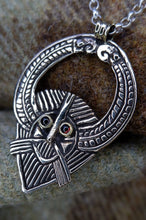 Load image into Gallery viewer, Woden Head Pendant