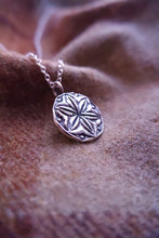 Load image into Gallery viewer, Witch Mark/Daisy Wheel Pendant