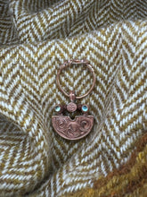 Load image into Gallery viewer, Hand Pin "Hacksilver" pendant