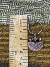 Load image into Gallery viewer, Hand Pin "Hacksilver" pendant