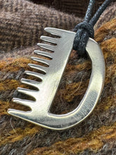 Load image into Gallery viewer, Bowermadden Broch Comb in silver