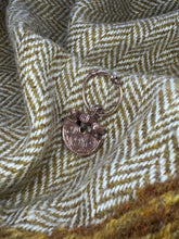 Load image into Gallery viewer, Hand Pin "Hacksilver" pendant