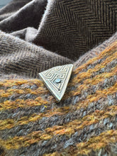 Load image into Gallery viewer, Insular key pattern viking trading weight