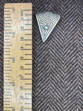 Load image into Gallery viewer, Insular key pattern viking trading weight