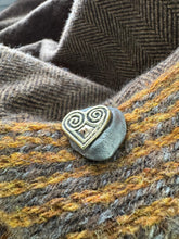 Load image into Gallery viewer, Heart mount viking trading weight